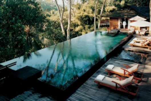 Incredible Infinity Pools That Overlook Amazing Views