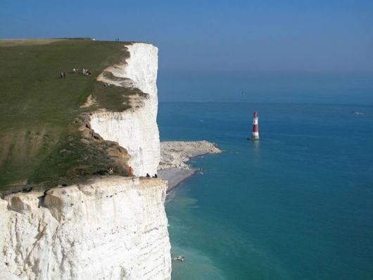 The Beachy Head Suicide Rock | Funzug.com