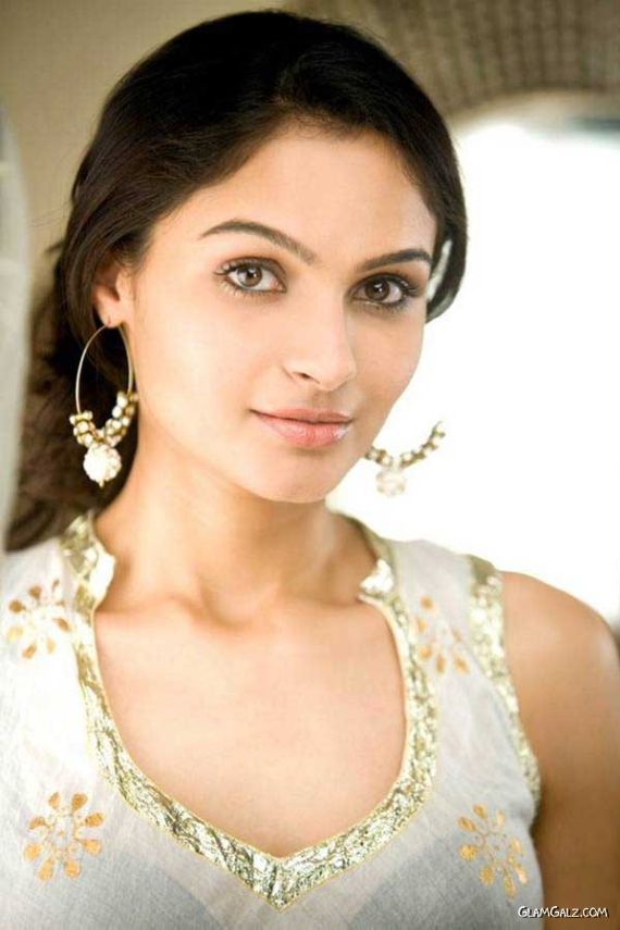 Pretty Tamil Actress Andrea Jeremiah