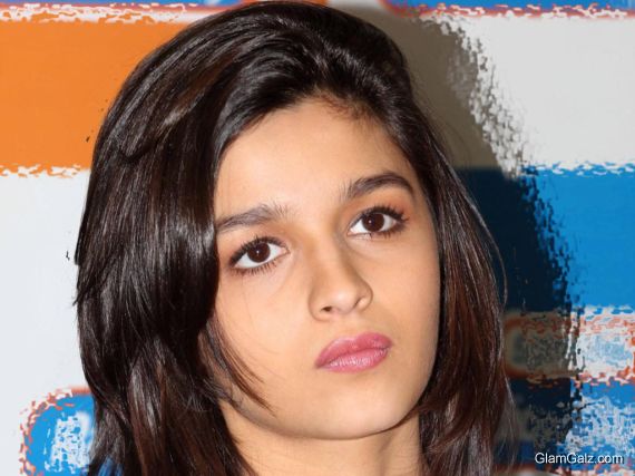Click to Enlarge - Beautiful Alia Bhatt Wallpapers