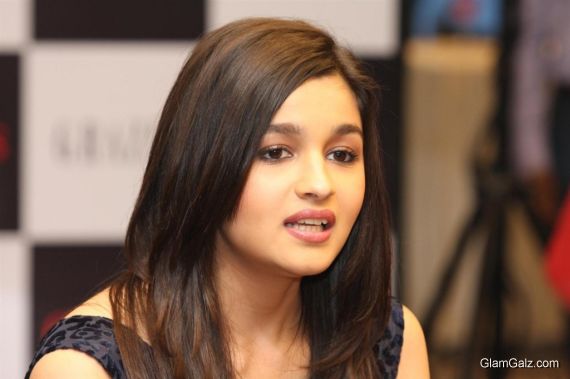 Click to Enlarge - Beautiful Alia Bhatt Wallpapers