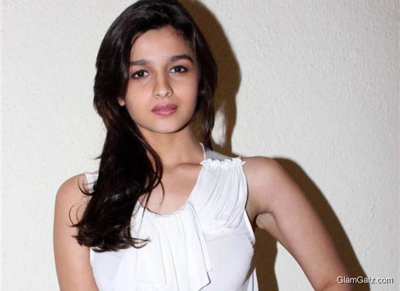 Click to Enlarge - Beautiful Alia Bhatt Wallpapers