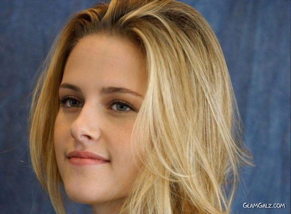 Click to Enlarge - Lovely Kristen Stewart Wallpapers