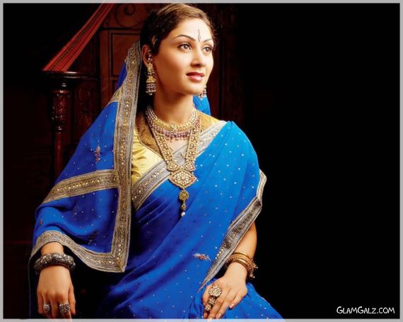 Click to Enlarge -Beautiful Manjari Phadnis Wallpapers