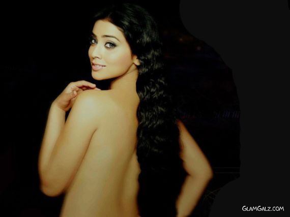 Click to Enlarge - Most Beautiful Wallpapers of Shriya Saran