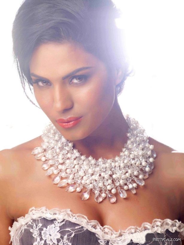 Actress Veena Malik Exclusive Photo Gallery