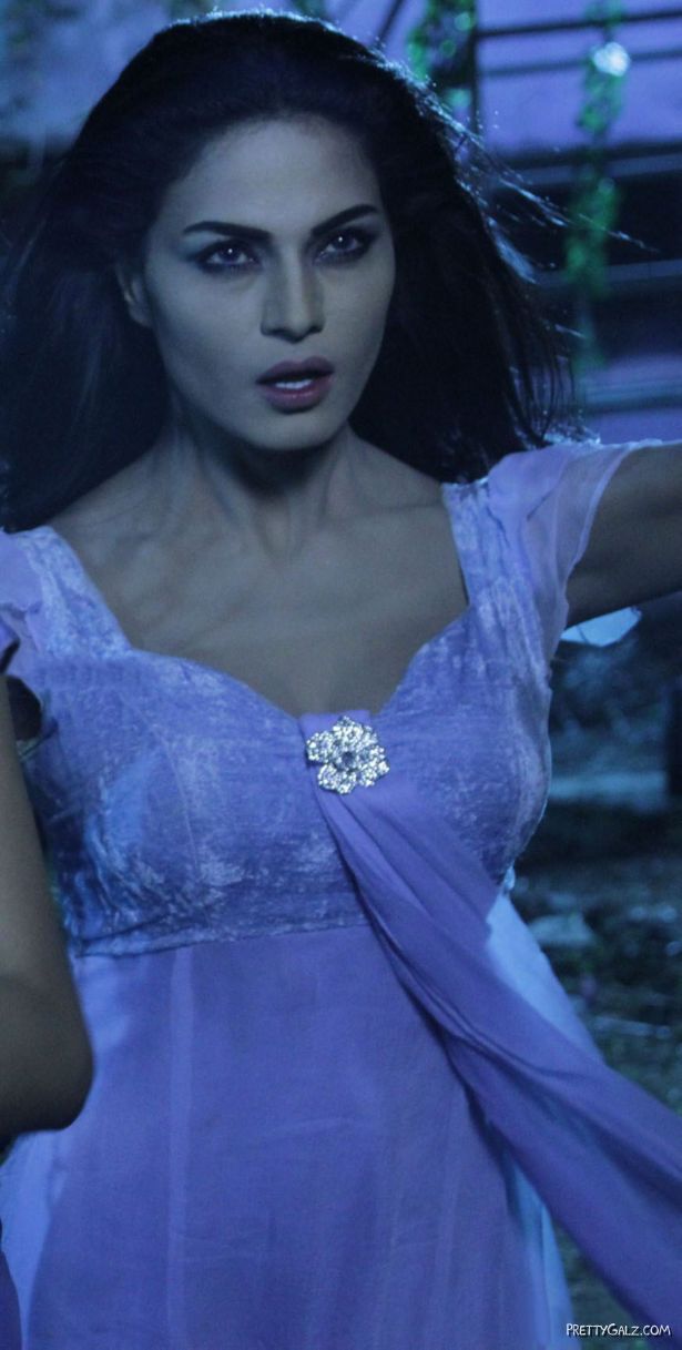 Actress Veena Malik Exclusive Photo Gallery